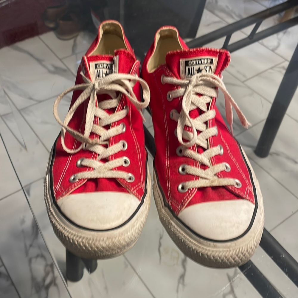 Red Chuck Taylor low 13